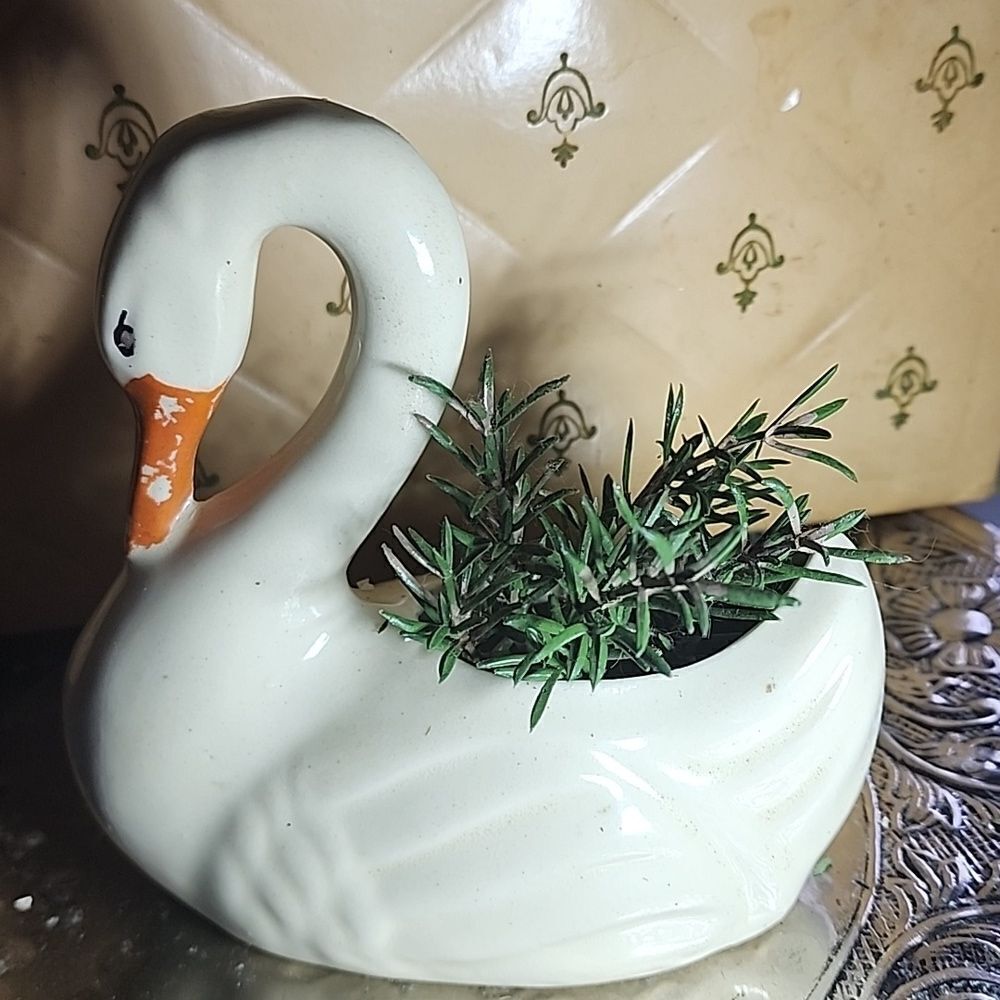 Vintage 1940's Swan Planter Coquette Bridal